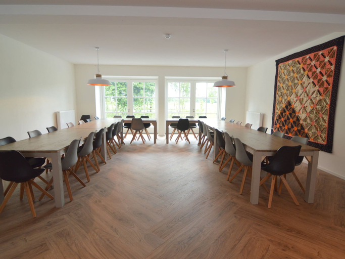 Food & Drinks 4, Spacious Mansion in Swolgen With Garden, Meerlo-Wanssum