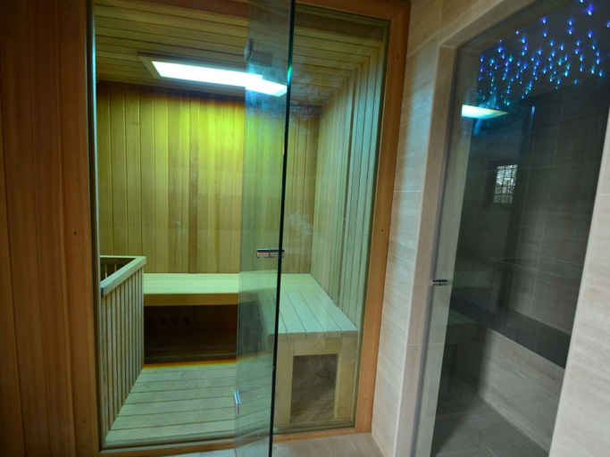 Spa treatment 4, Bright Farmhouse in Montecatini Terme With Swimming Pool, Pistoia