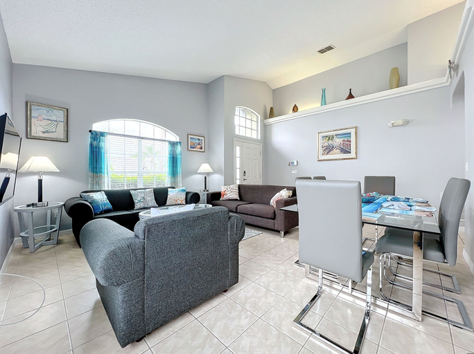 Room 4, Beach Theme Vacation Pool Spa Home Mins to Disney, Lake