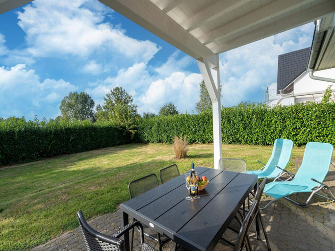 Balcony 4, Attractive Home in Bastorf With Private Garden, Rostock