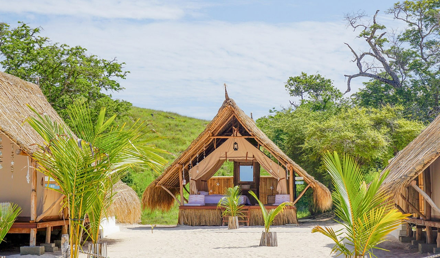 Le Pirate Island - Adults Only, West Manggarai