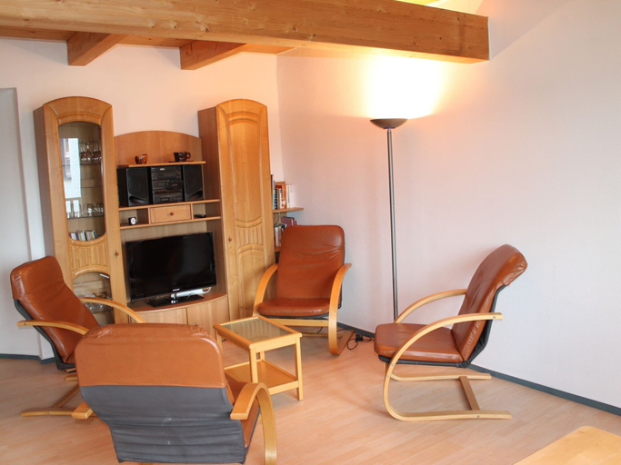 Living room 2, Spacious Apartment in Boddin With Garden, Rostock