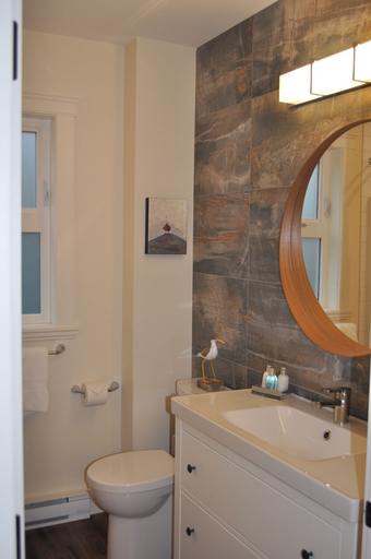 Bathroom 3, Qualicum Beach Ocean Suites, Nanaimo