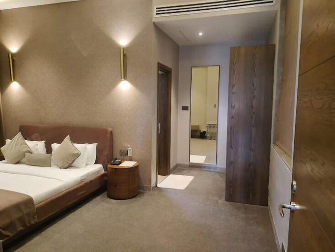 Bedroom 4, Valentia The Exotic Boutique Hotel - Pure Veg, Satara