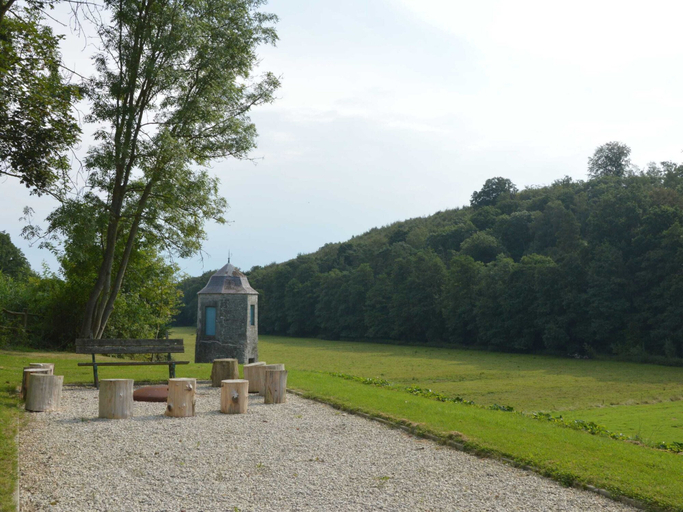 Property grounds 5, Luxurious castle in Marchin with infrared sauna, Liège