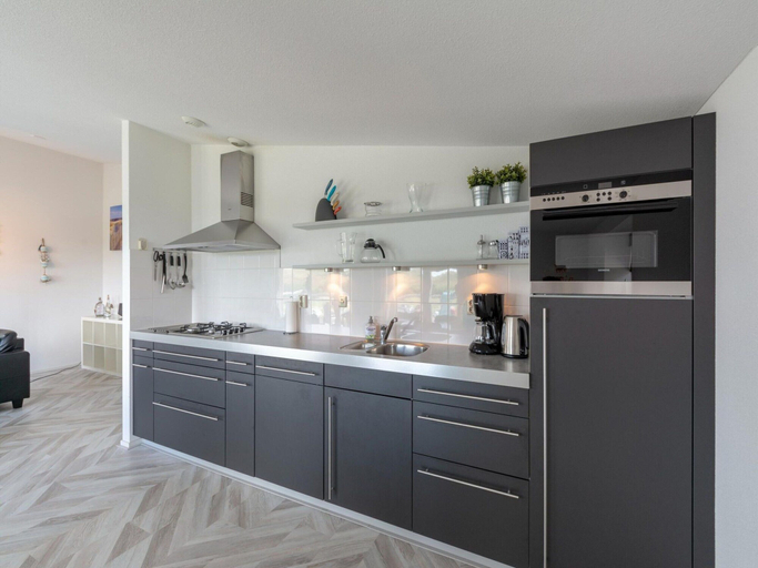 Private kitchen 5, Fantastic Apartment Seaside With Terrace, Zijpe
