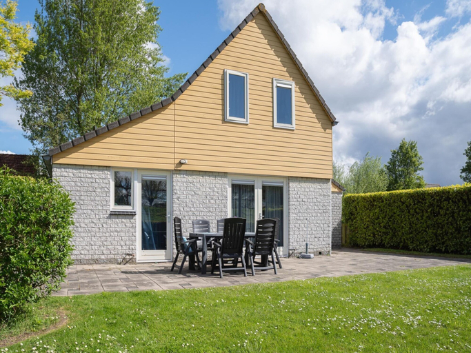 Exterior & Views 2, Nice Holiday Home With Washing Machine, in a Holiday Park 200m. From the Beach, Kapelle