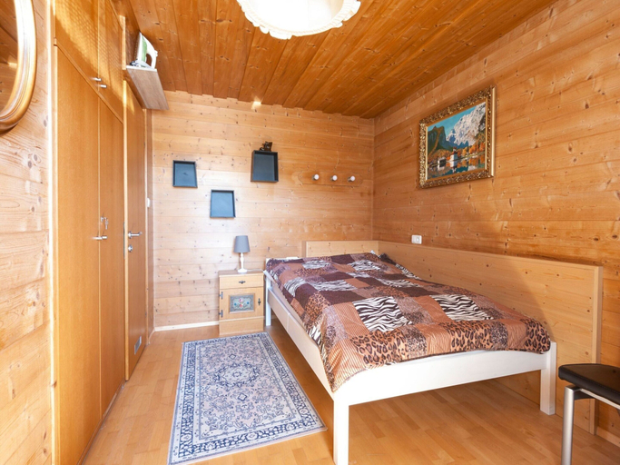 Room 4, Wooden Apartment in St Johann in Tirol With a Terrace, Kitzbühel