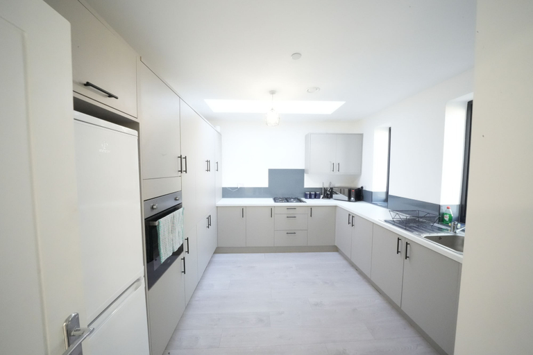 Others 4, Ealing Broadway Great Stay, London