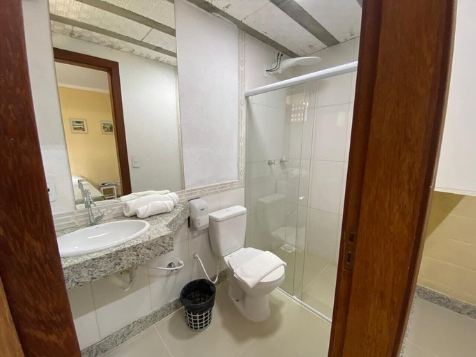 Bathroom 3, Camaleao Ecopousada Ltda, Linhares