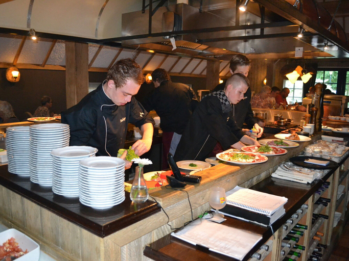 Dining 3, Cozy Holiday Home With a Garden, Near Zwolle, Dalfsen