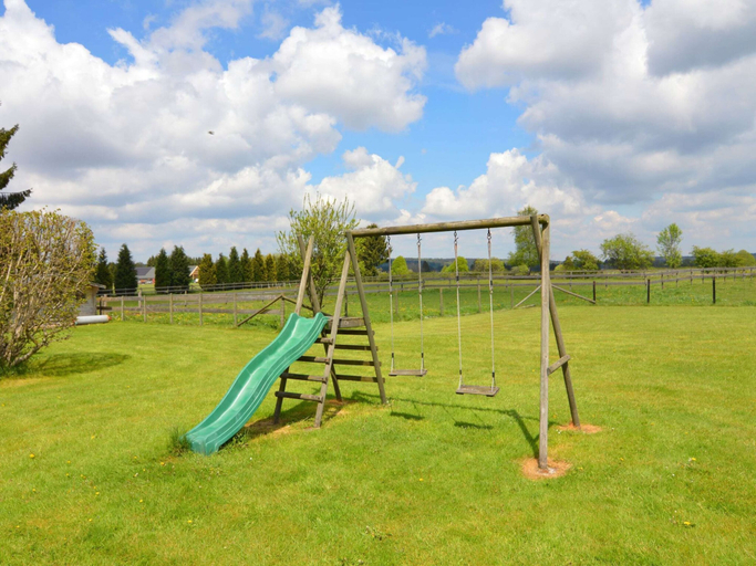 Garden 4, Delightful Villa in Sourbrodt With Swimming Pool, Terrace, Liège