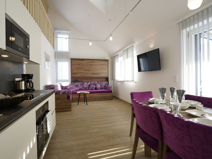 Living room 3, Large Apartment in Sankt Georgen With Balcony, Zell am See