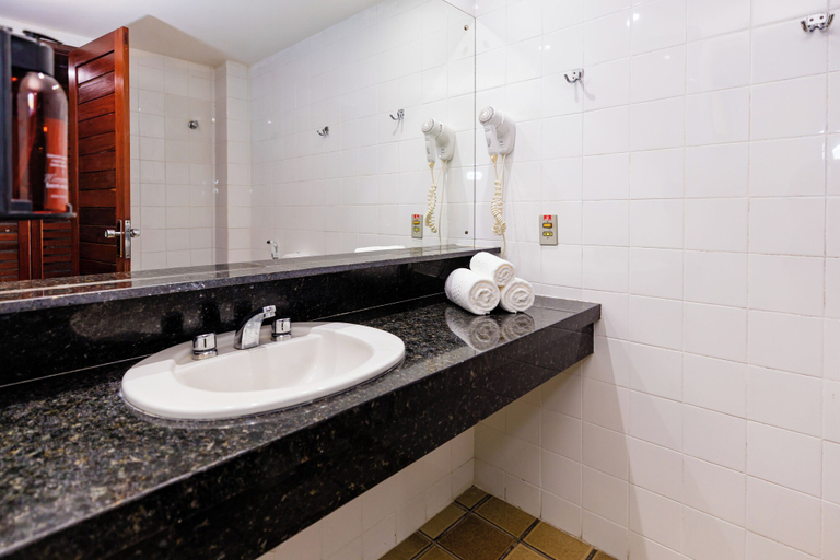 Bathroom 4, Mirai Beach Hotel, Natal