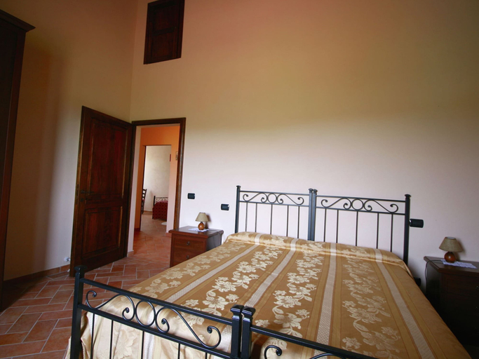 Bedroom 3, Lovely Farmhouse in Asciano With Swimming Pool, Siena