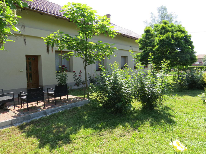 Others 2, Pasztor Fogado, Szolnok