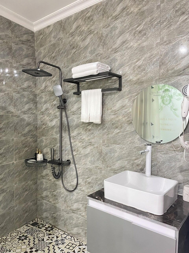 Bathroom 4, Chau Bao An homestay, Huế