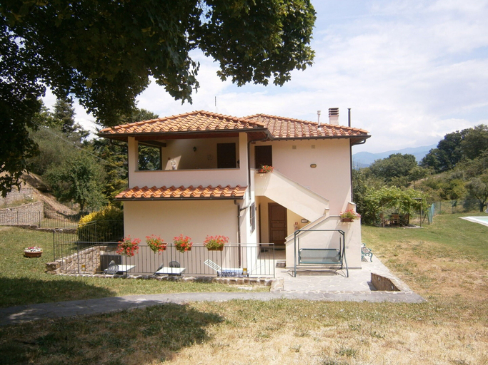 Exterior 3, Spacious Holiday Home in Vicchio With Private Pool, Florence