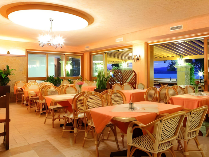 Food & Drinks 2, Lepke Apartmanhaz es Etterem, Balatonfüred