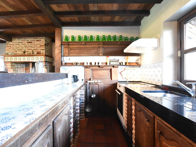 Others 5, Appealing Chalet in Westouter with Garden, West-Vlaanderen