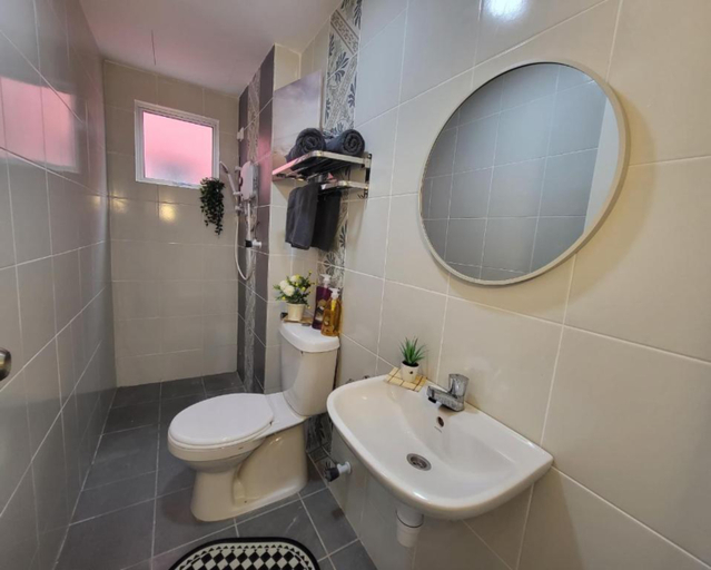Bathroom 4