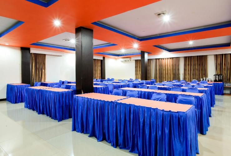 Business Facilities 17