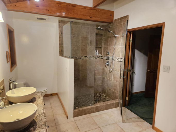 Bathroom 4, Bear Mountain Lodge, Washington