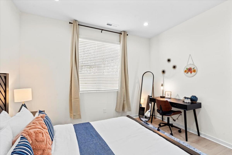 Others 3, Elegant 3BR3.5BA Modern Charlotte Townhouse, Mecklenburg