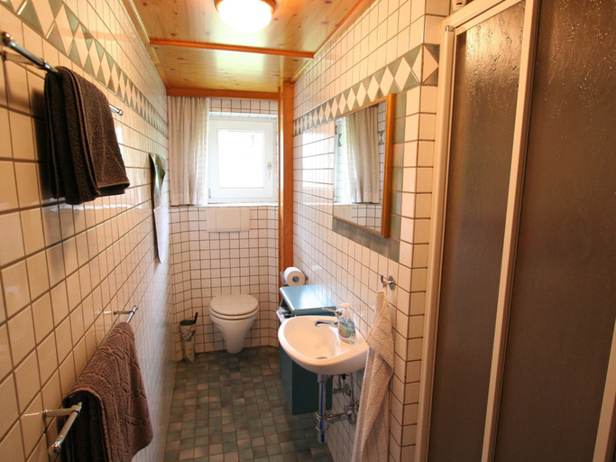 Bathroom 3, Wonderful Apartment in Hopfgarten im Brixental With Parking, Kitzbühel