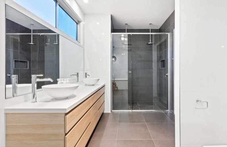 Room 5, Stanford Luxury Pool Sauna Spa Tennis Court, Melbourne