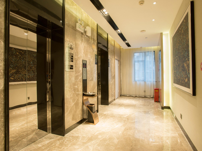 Others 4, 高级大床房+双份营养自助早餐, Wuhan