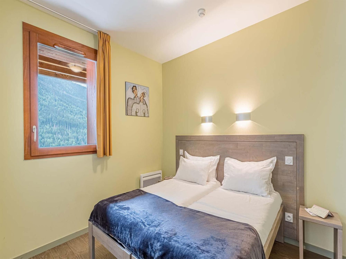 Room 2, Modern Studio With a Dishwasher in the Center of Vaujany, Isère