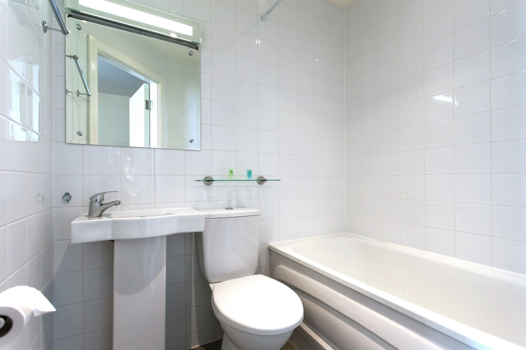 Bathroom 4, Scarisbrick Hotel, Sefton