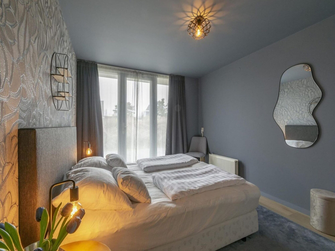 Room 2, Fantastic Apartment Seaside With Terrace, Zijpe