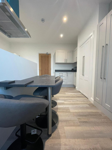 Others 5, Alban Suites, Hertfordshire