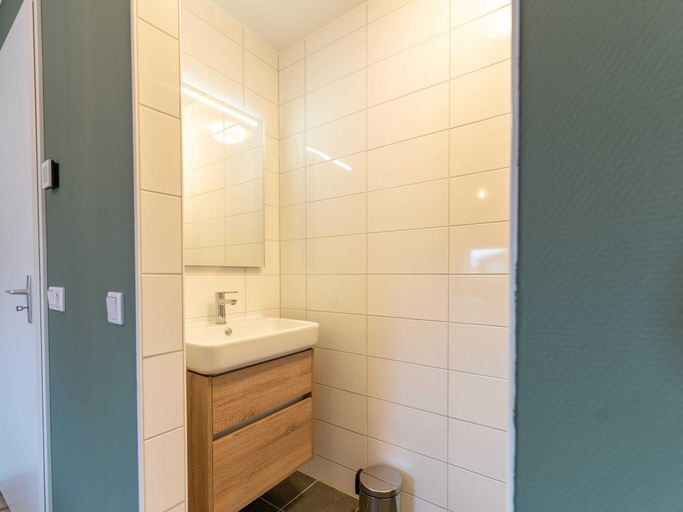Bathroom 2, Holiday Home in Zeeland Near Nature Reserve, Tholen