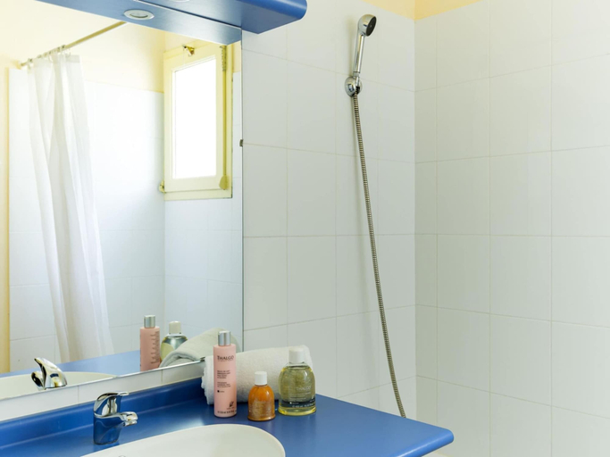 Bathroom, Beautiful Maisonette With air Conditioning in the Gard, Gard