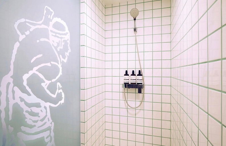 Bathroom 13