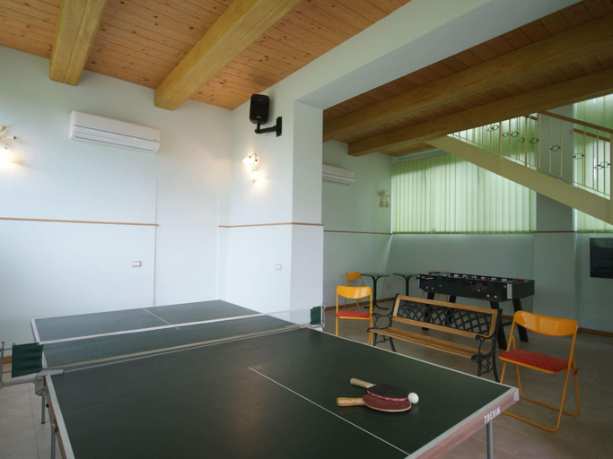 Game room, Rustic Holiday Home in Corciano With Swimming Pool, Perugia