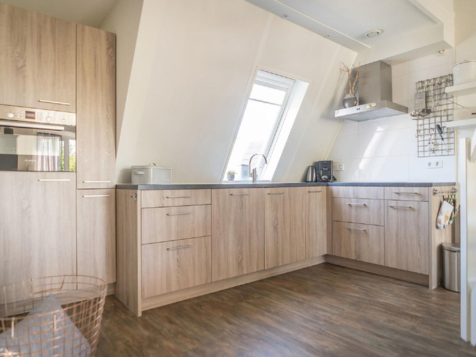 Private kitchen 4, Well-kept Apartment, a Stone's Throw From the sea on Texel, Texel