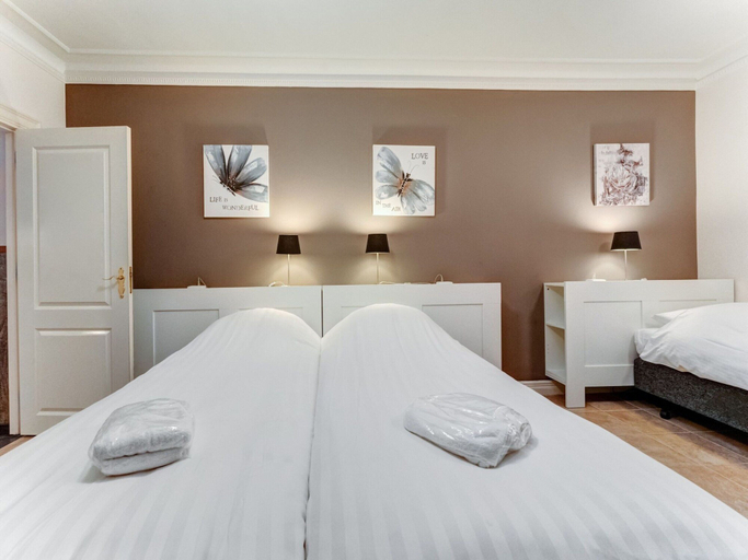 Bedroom 2, Cosy Apartment in Sint Maartensbrug Near the Beaches, Zijpe
