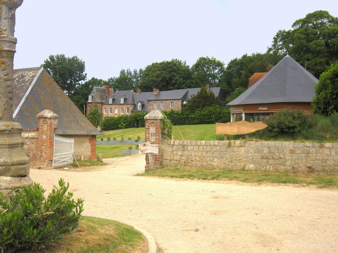 Exterior 2, Spacious Cottage With Private Garden in Normandy, Seine-Maritime