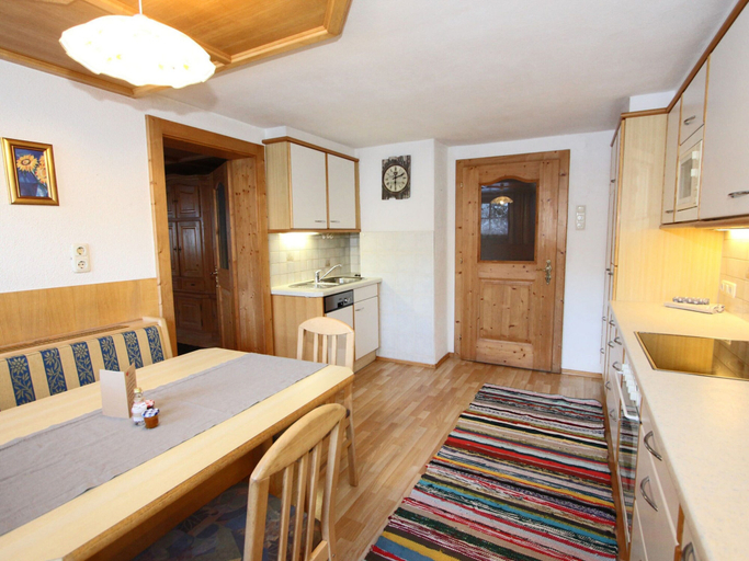 Dining 3, Spacious Holiday Home Near Ski Area in Kaltenbach, Schwaz