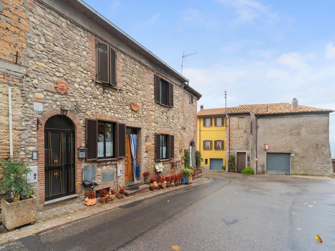 Exterior 2, Apartment in Villa With Swimming Pool, Terni