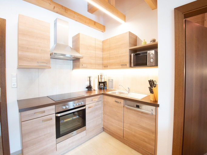 Others 3, Beautiful Holiday Apartment in Umhausen With two Balconies, Imst