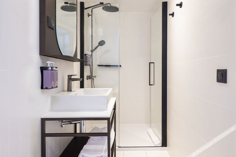 Bathroom 4, Tribe Paris La Defense Esplanade, Hauts-de-Seine
