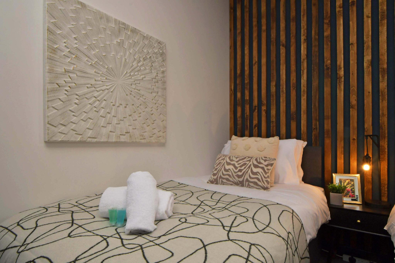 Bedroom 2, Stay @ Shobnall Rooms & Studios Burton, Staffordshire
