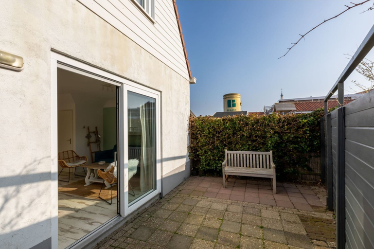 Others 5, Holiday Home With sun Terrace Facing South-pet-friendly, Veere