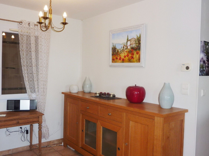 Others 5, Inviting Villa in Saint Paul Trois Chateaux With Pool, Drôme