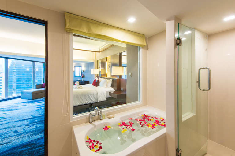 Bathroom 14